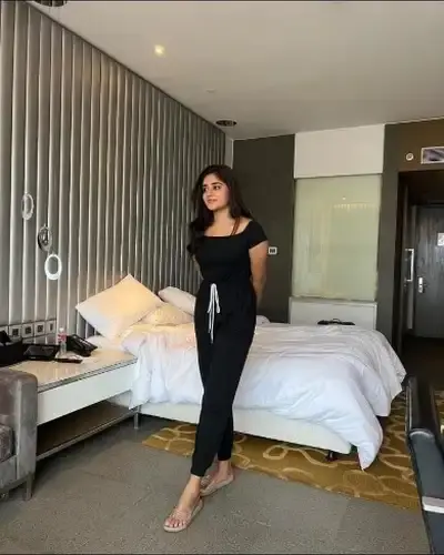 Call Girls Service in Vashi